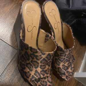 Jessica Simpson leopard print